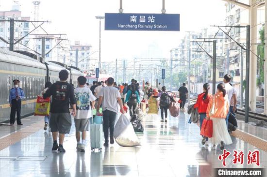 “五一”假期尾声 南昌铁路迎集中返程客流
