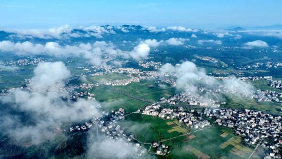 一周航拍精选来了!云海日出美如画 田间晚稻管护忙