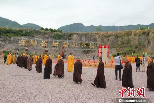浙江奉化雪窦山"弥勒圣坛"奠基