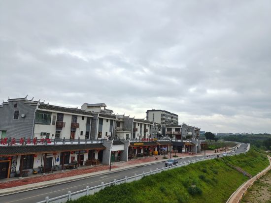 唐江古镇上犹江边改造后