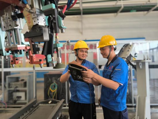 ��׼������һ��ָ��ͽ�ܻ�����ʾ��