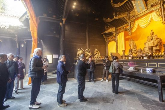 ����Ҥ��ͯ������ʽ�ڷ����ʦ��ׯ�ؾ��У��ڳ�Ҥ�����ο��������㣬�����Ҥ��ľ��⣬��Ը��Ҥ˳���� �������Ҥ���ײ�������ͼ