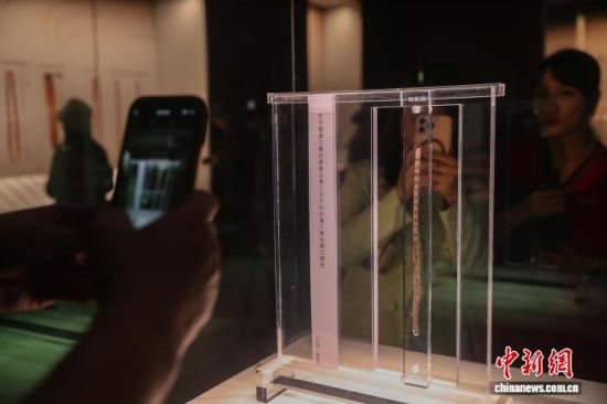 4��14�գ������㺣�衪����������������Ļ�չ�����ϲ�������������ַ����ݿ�Ļ��ͼΪչ���ĺ��������Ĺ�����ġ�����ǵ���ƪ�������� ��