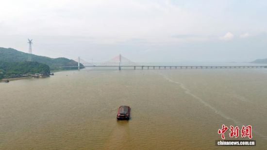 4��15�գ�����۶��������ˮ�򣬴�ֻ����ͨ�С����� ��