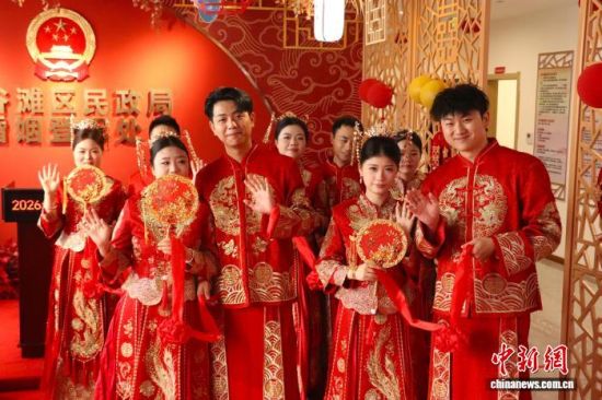 江西南昌:七夕佳节 中式颁证缔幸福良缘